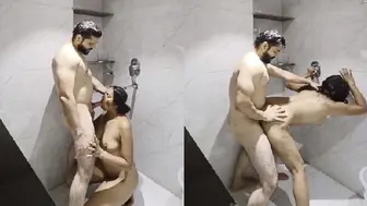 Bathroom andar chudai maja lete indian couple