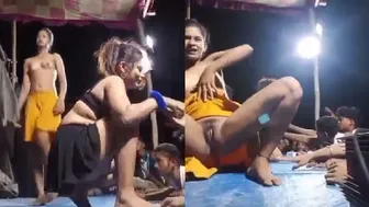 Bihar orchestra dancer nai dikhai apni chut boobs
